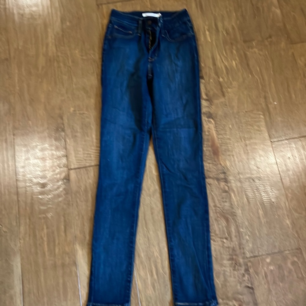 Levi’s 721 high rise skinny size 25 like new